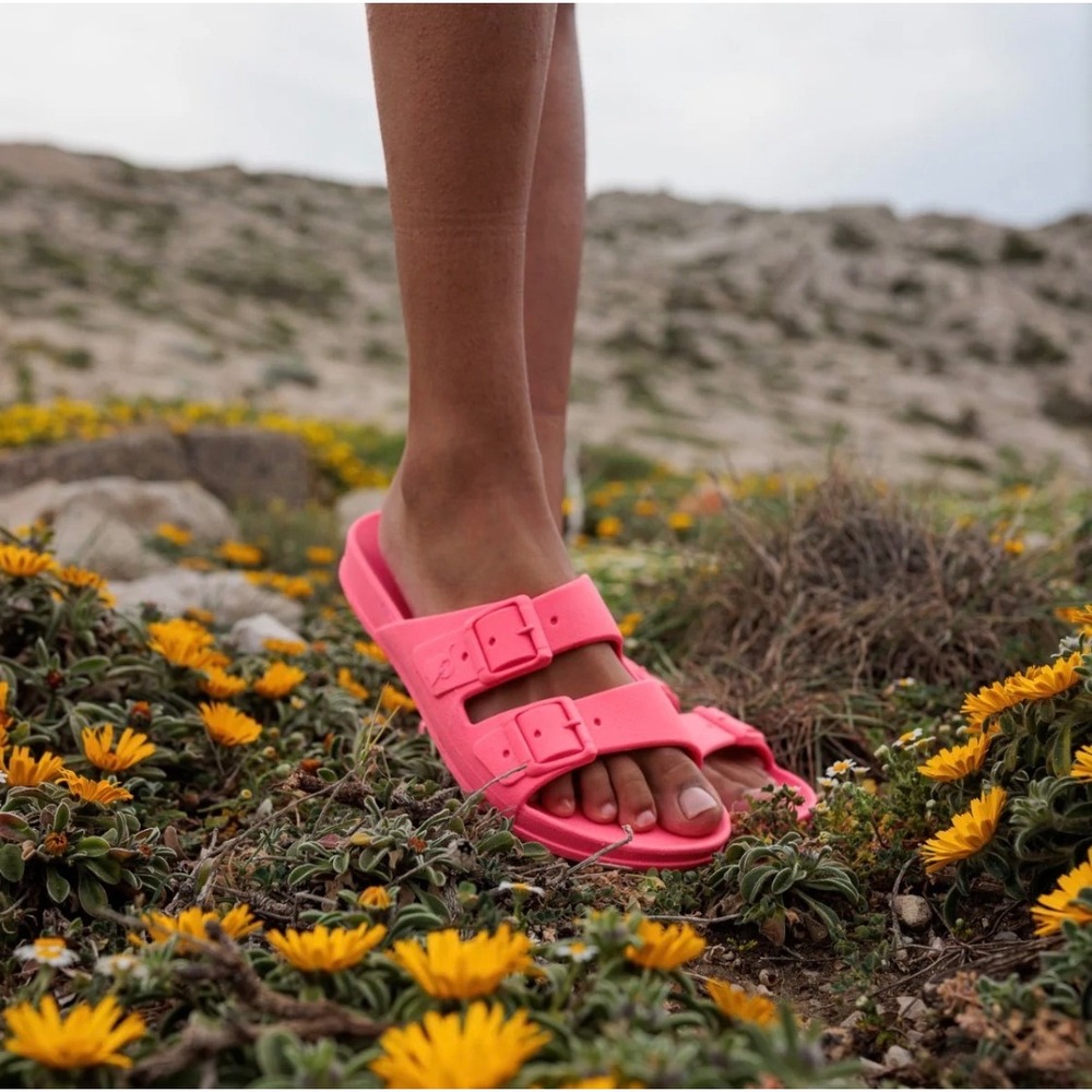 Cacatoes Double Strap Slide Sandals Womens 8 Neon Pink Scented Brazil Beach PVC